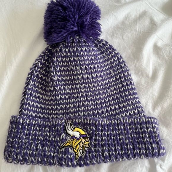 *FOOTBALL* Minnesota Vikings' Women's Purple and White Knit Beanie - Picture 1 of 3